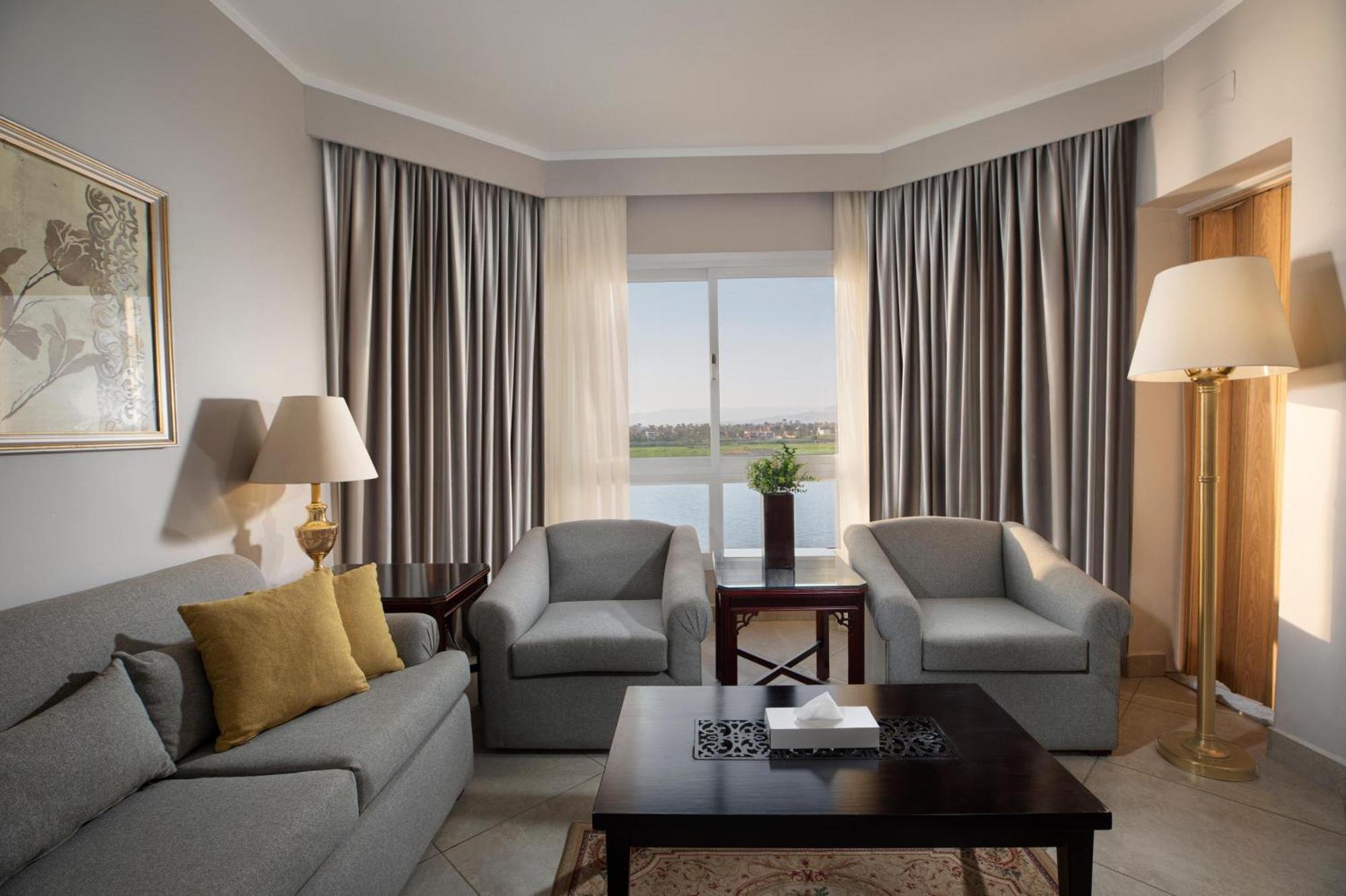 Pyramisa Hotel Луксор Екстериор снимка