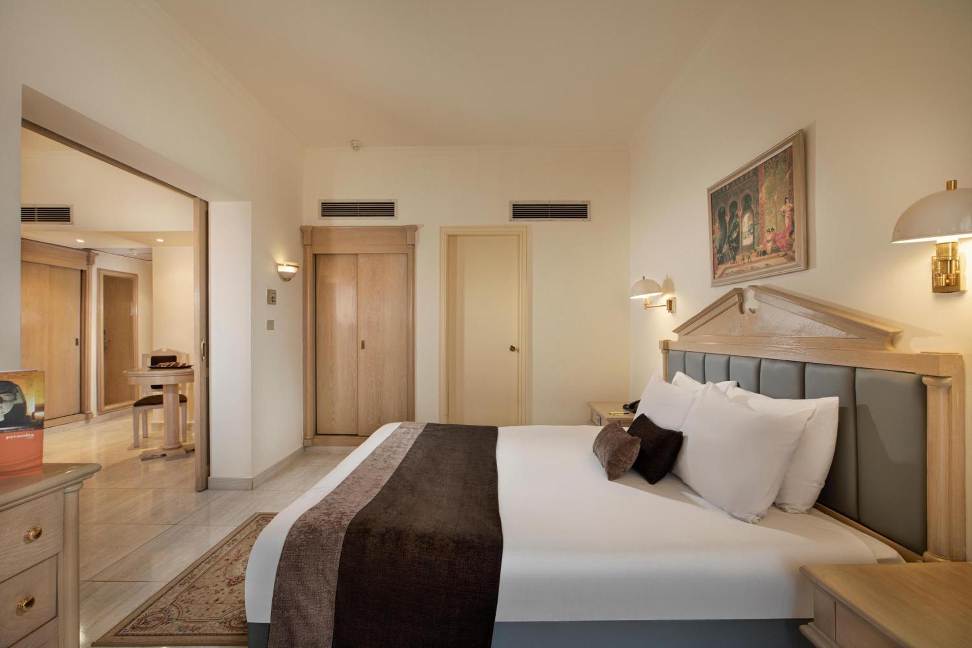 Pyramisa Hotel Луксор Екстериор снимка