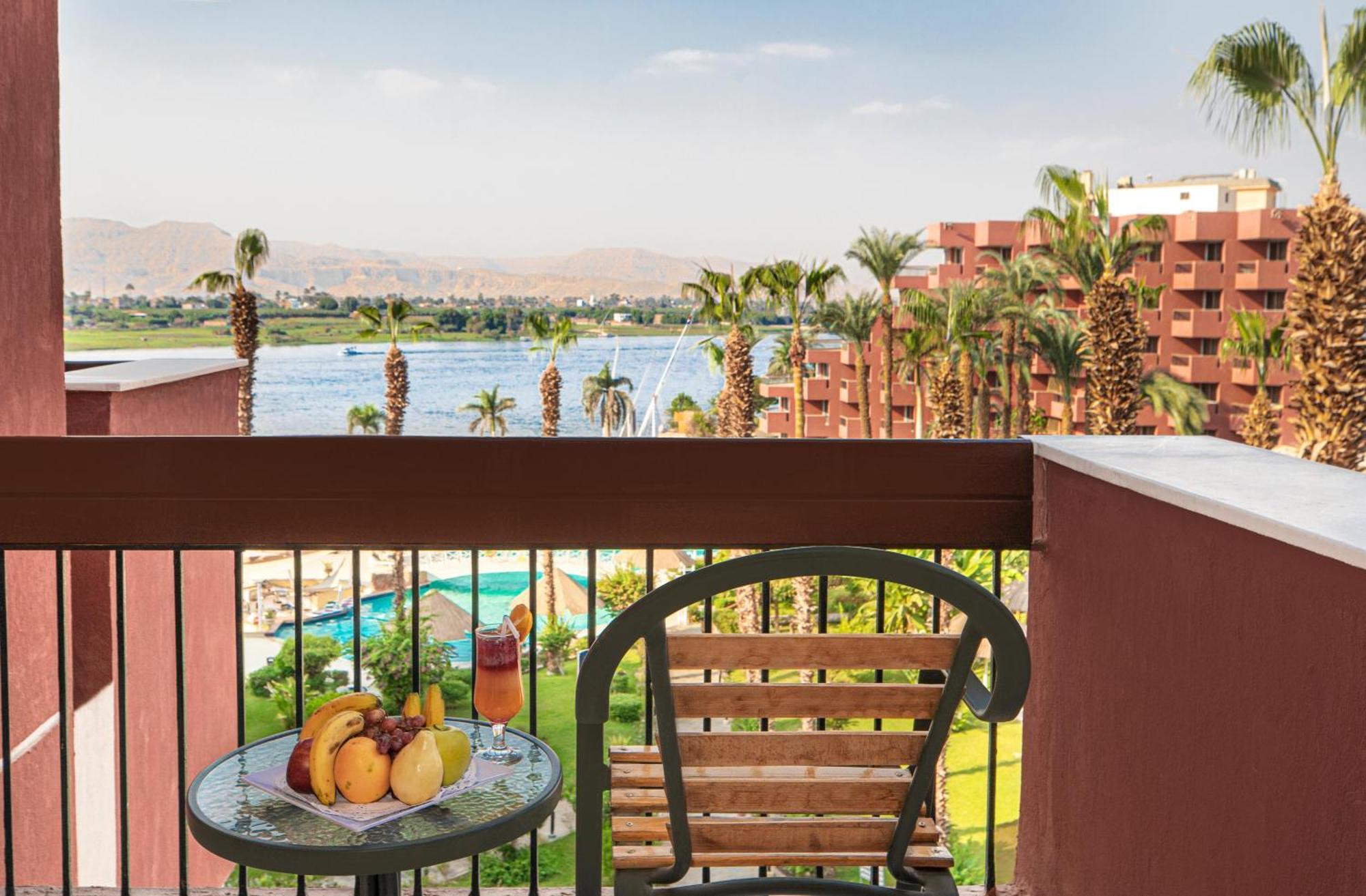 Pyramisa Hotel Луксор Екстериор снимка