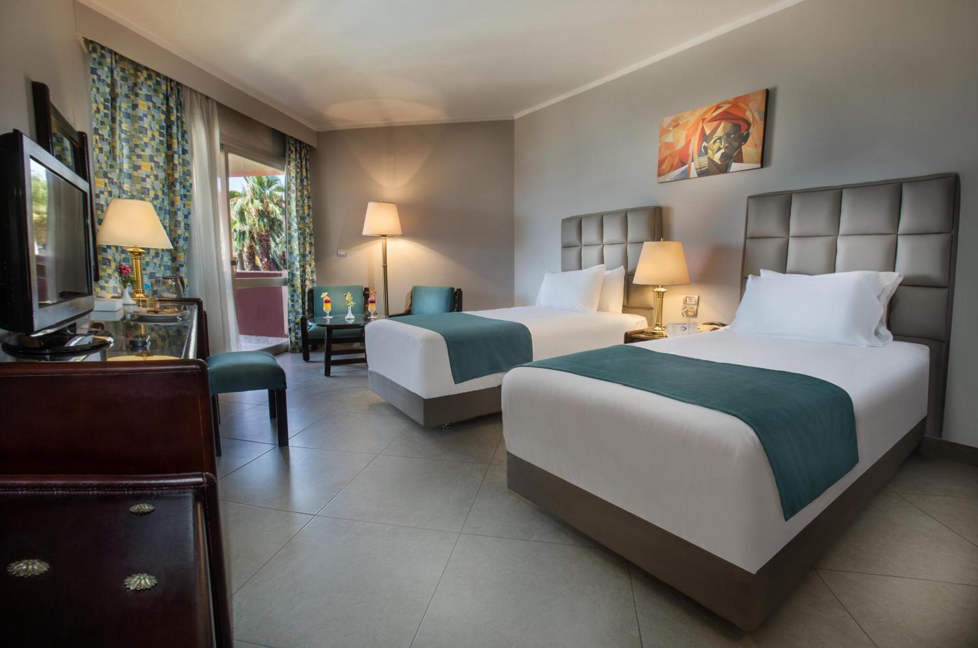 Pyramisa Hotel Луксор Екстериор снимка