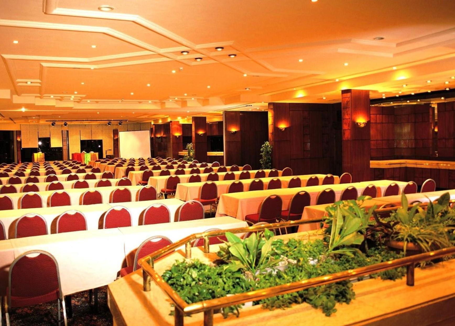 Pyramisa Hotel Луксор Екстериор снимка