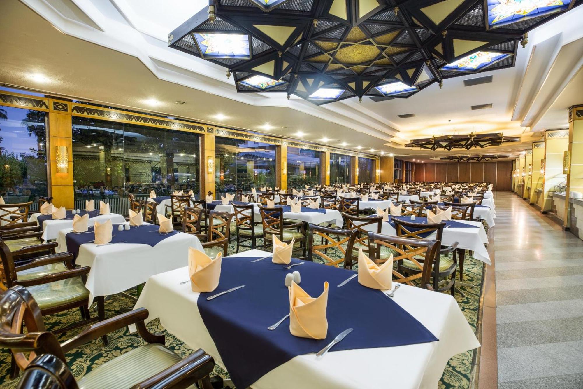 Pyramisa Hotel Луксор Екстериор снимка