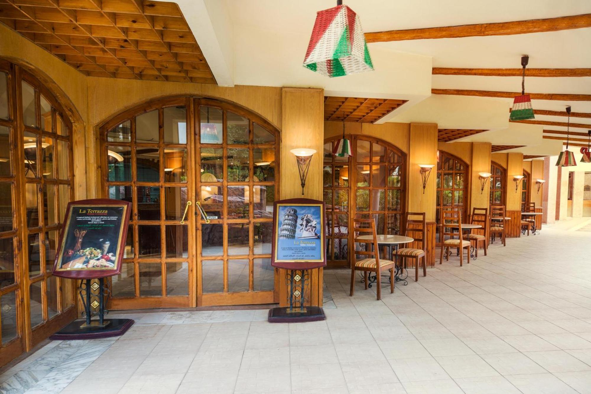 Pyramisa Hotel Луксор Екстериор снимка
