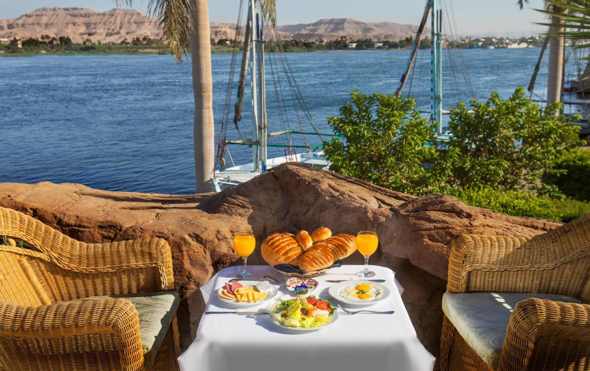 Pyramisa Hotel Луксор Екстериор снимка